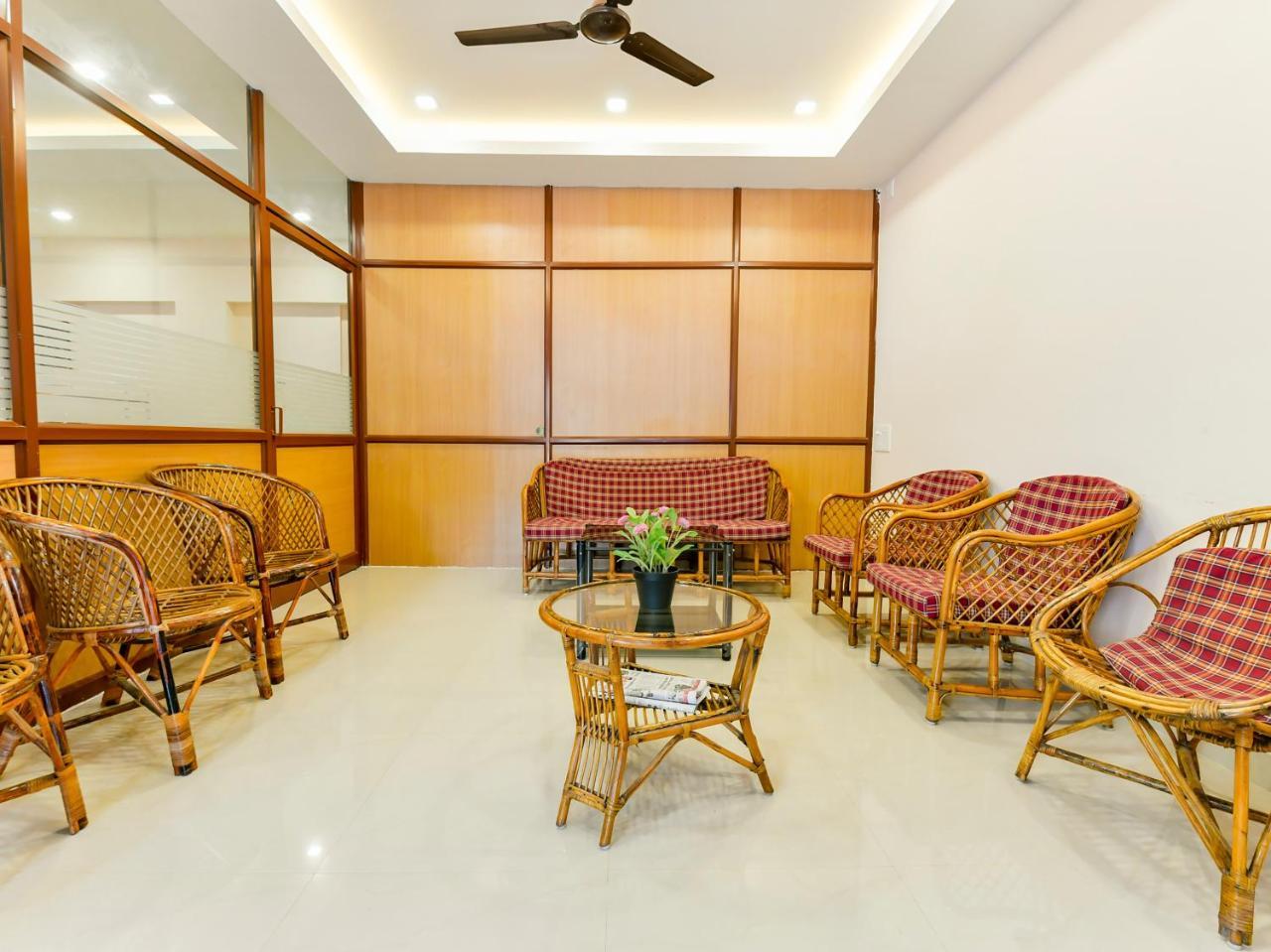 Thomson Regency Hotel Alwaye Bagian luar foto